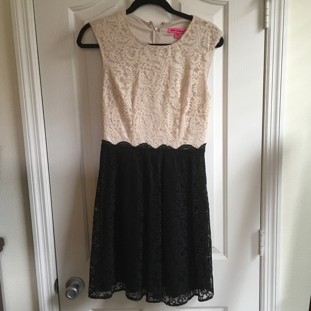 Betsy Johnson lace dress